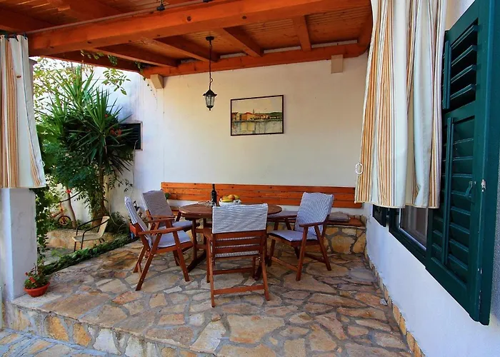Apartamento With Parking Space Supetar, Brac - 5662 Supetar