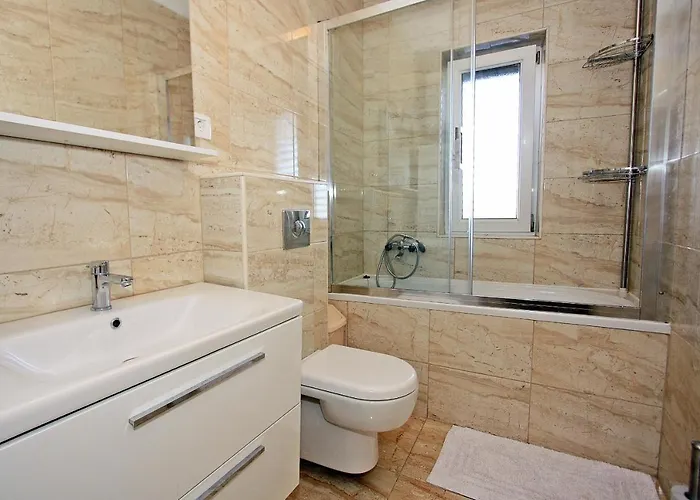 Apartamento With Parking Space Supetar, Brac - 5662 *