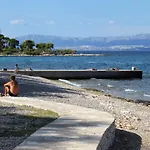 Apartment With Parking Space Supetar, Brac - 5662