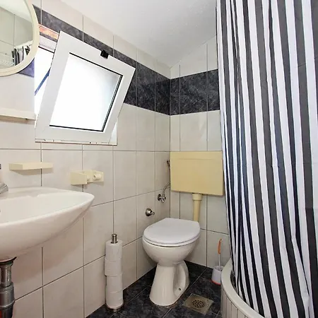 Apartamento With Parking Space Supetar, Brac - 5662