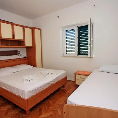With Parking Space Supetar, Brac - 5662 Apartamento Supetar