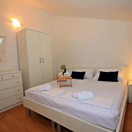 With Parking Space Supetar, Brac - 5662 Apartamento *